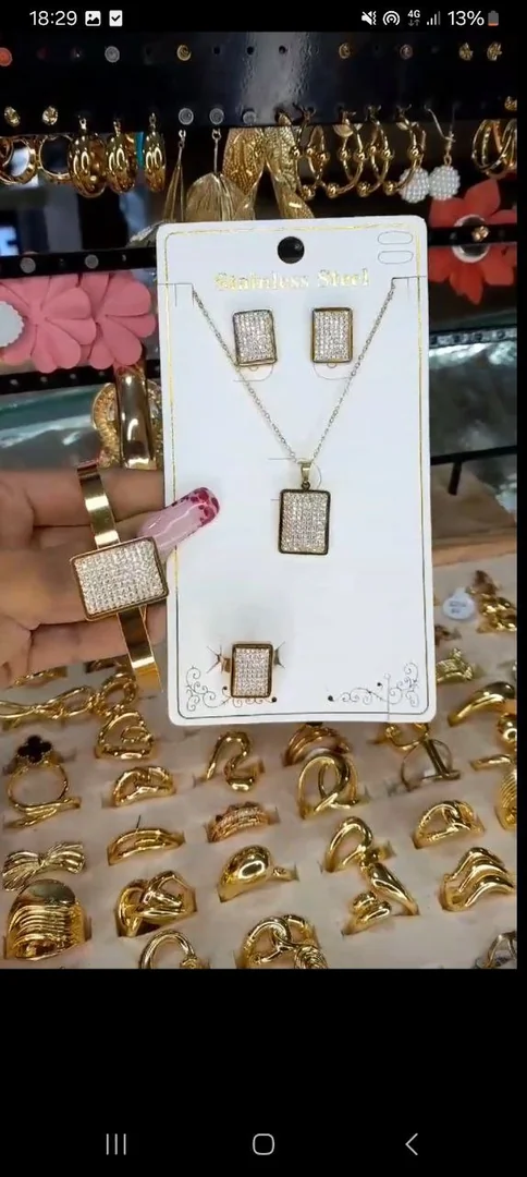 3 ፒስ የአንገትና የጆሮ ጌጥ