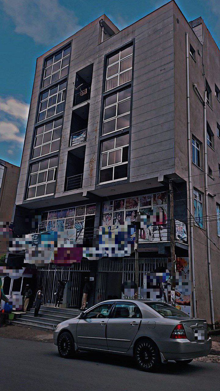 350 ካሬ የሚሸጥ G+5 ህንጻ በላፍቶ