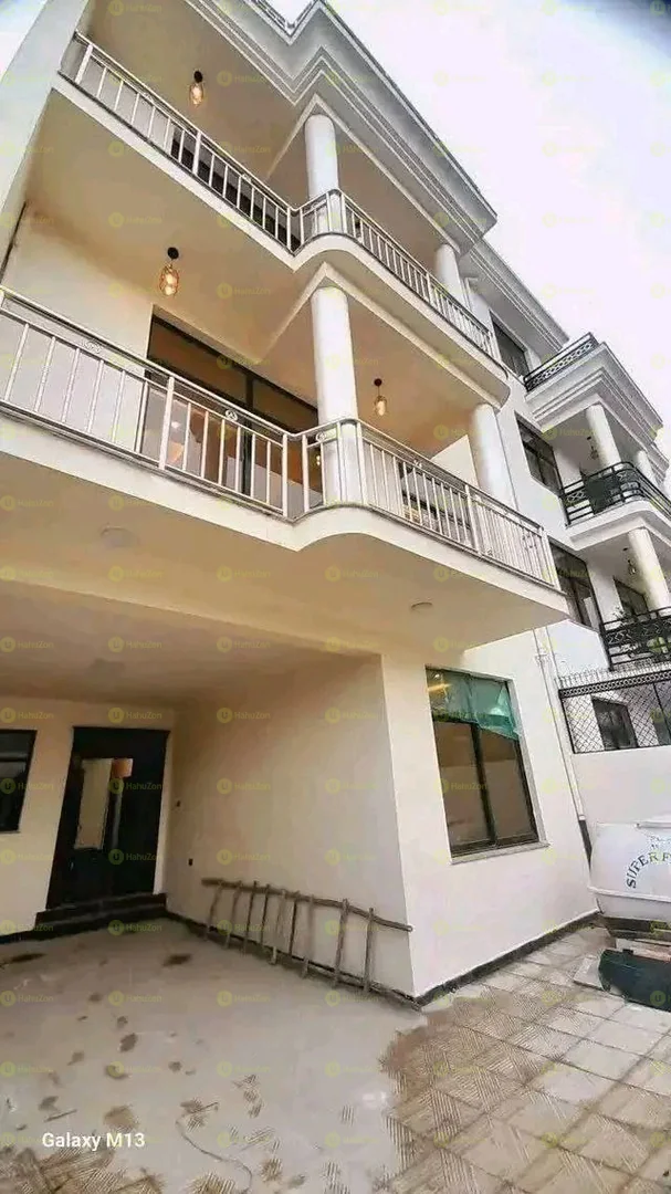 165 ካሬ የሚሸጥ G+3 ቤት በአያት