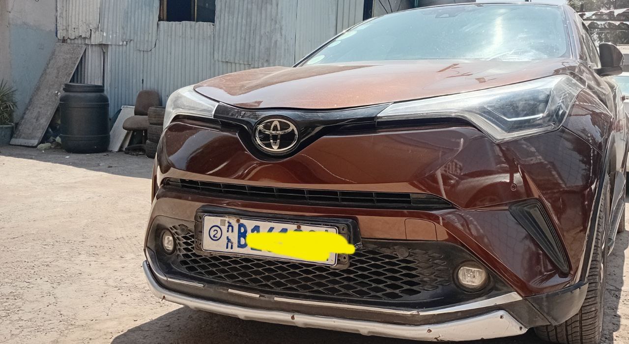 2017 Model-Toyota Ch-R