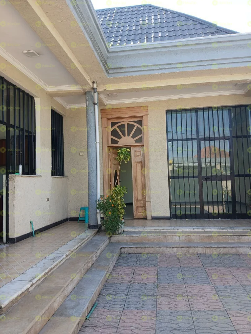 150 ካሬ የሚሸጥ ቪላ ቤት በአያት