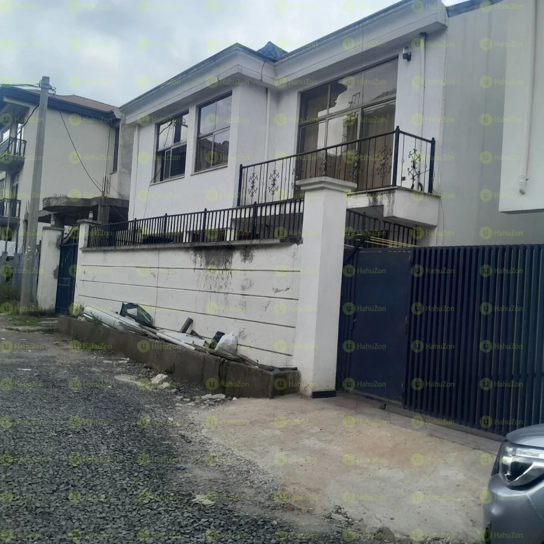 200 ካሬ የሚሸጥ G+1 ቤት በአያት