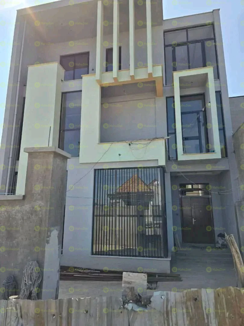 150 ካሬ የሚሸጥ G+2 ቤት በአያት
