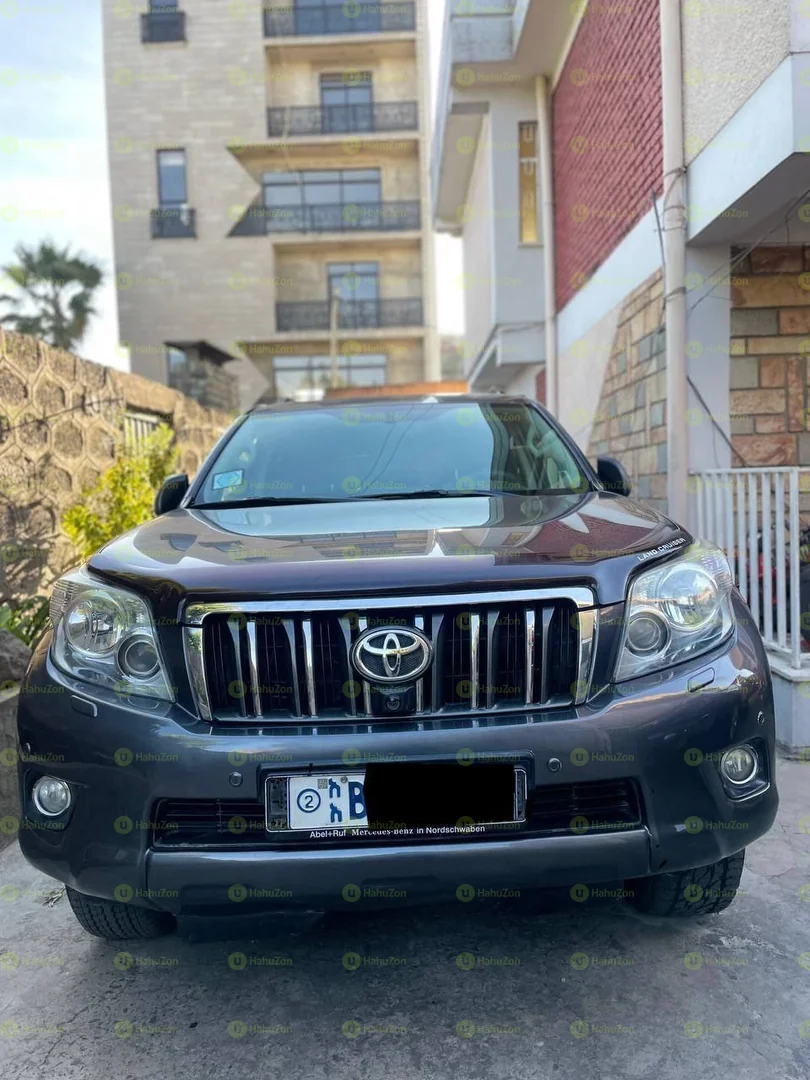 2013 Model-Toyota Landcruiser Prado