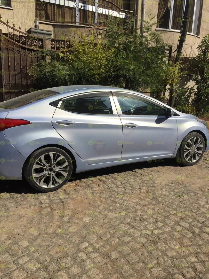 2013 Model-Hyundai Elantra