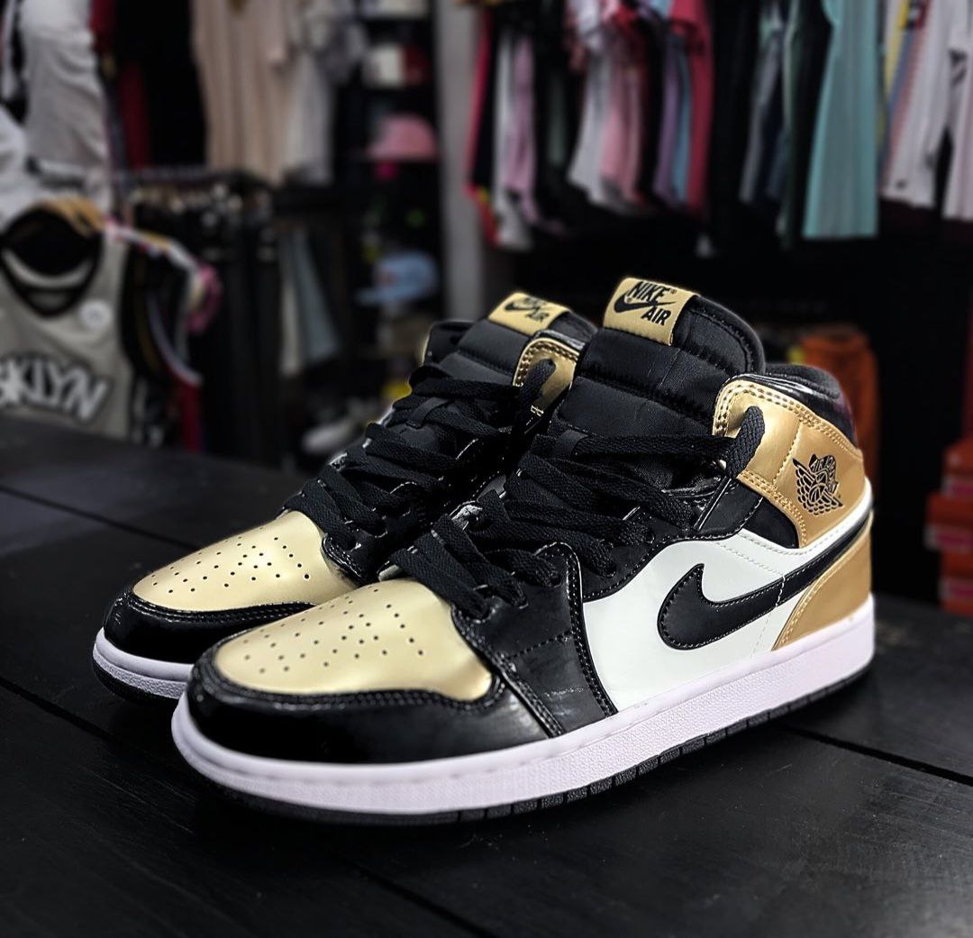 Air Jordan 1 Women's Shoes