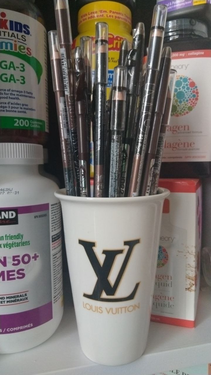 Eyeliner and Lip Liner