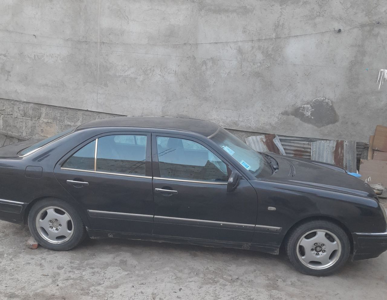 1998 Model-Mercedes Benz  E200
