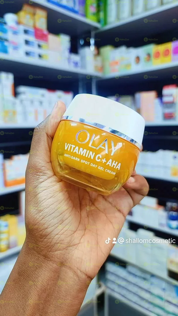 Olay Vitamin C + AHA Hydra Glow Day Cream (50ml)