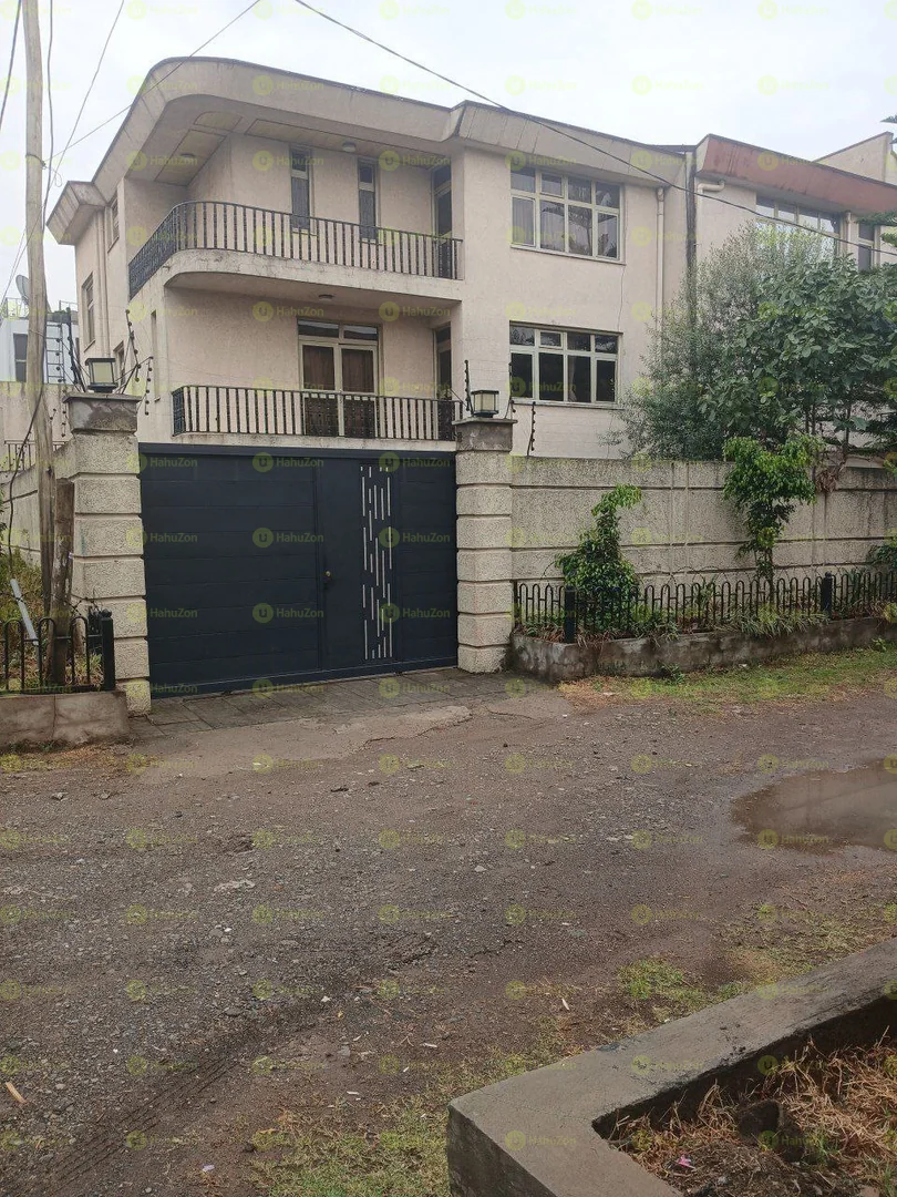 300 ካሬ 7የሚሸጥ G+2 ቤት በመከኒሳ