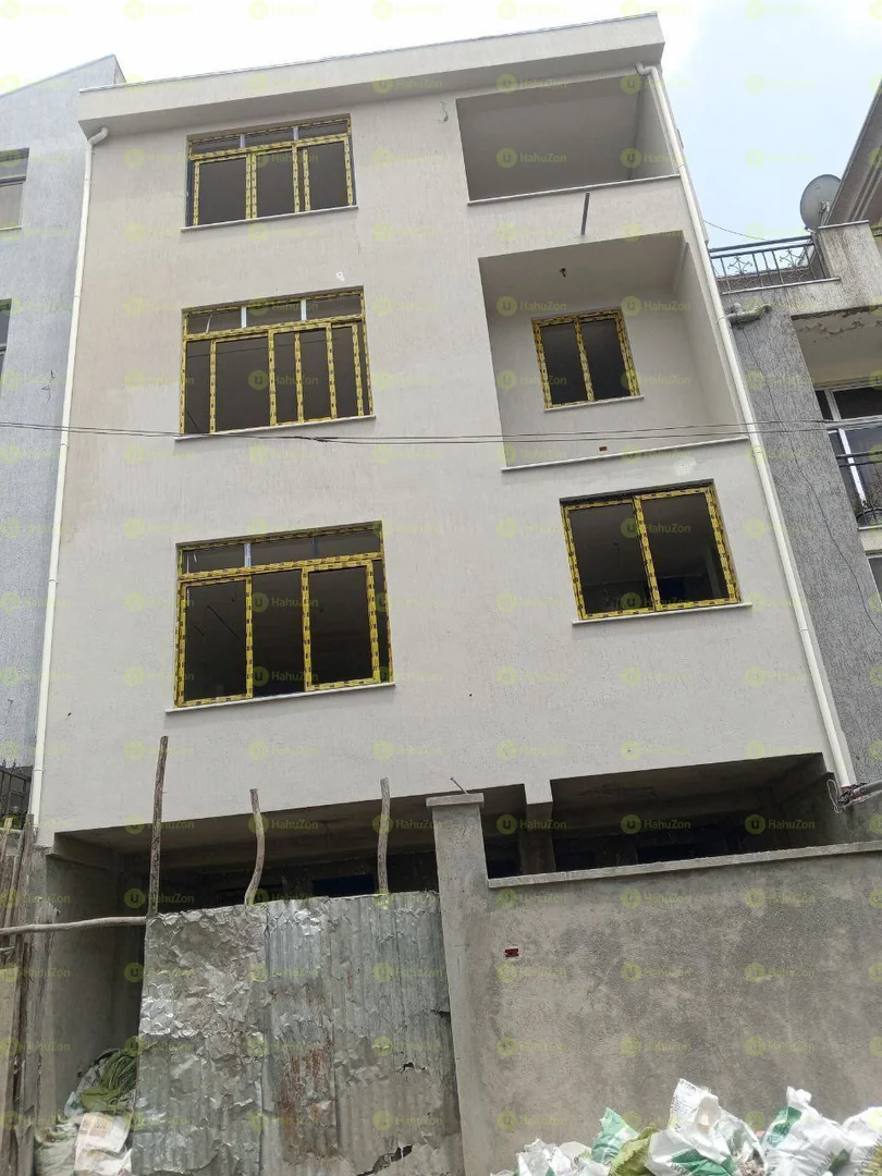 72 ካሬ የሚሸጥ G+3 ቤት በሰሚት 72