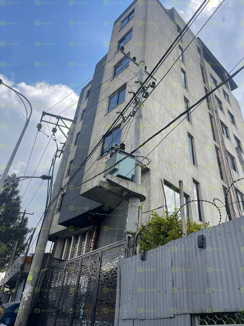 280 ካሬ የሚሸጥ ህንጻ በሃያ ሁለት