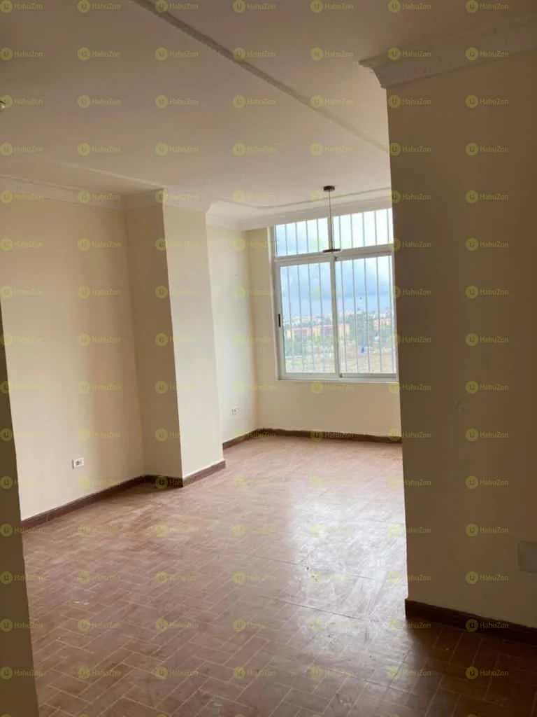 100 ካሬ የሚሸጥ √G+1ቤት በሰሚት72