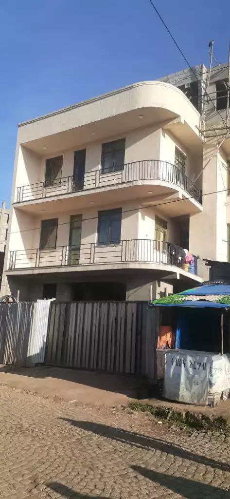 250 ካሬ የሚሸጥ ቤት በኮተቤ