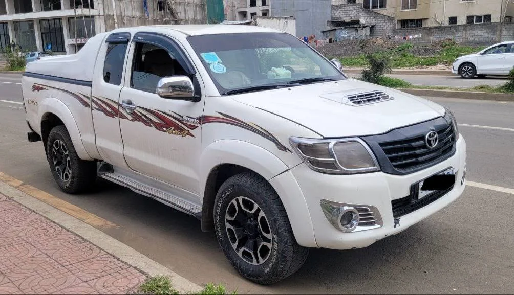 2013 Model-Toyota Hilux King Cab
