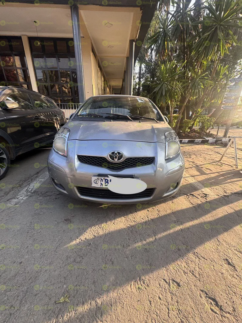 2009 Model-Toyota Yaris Compact