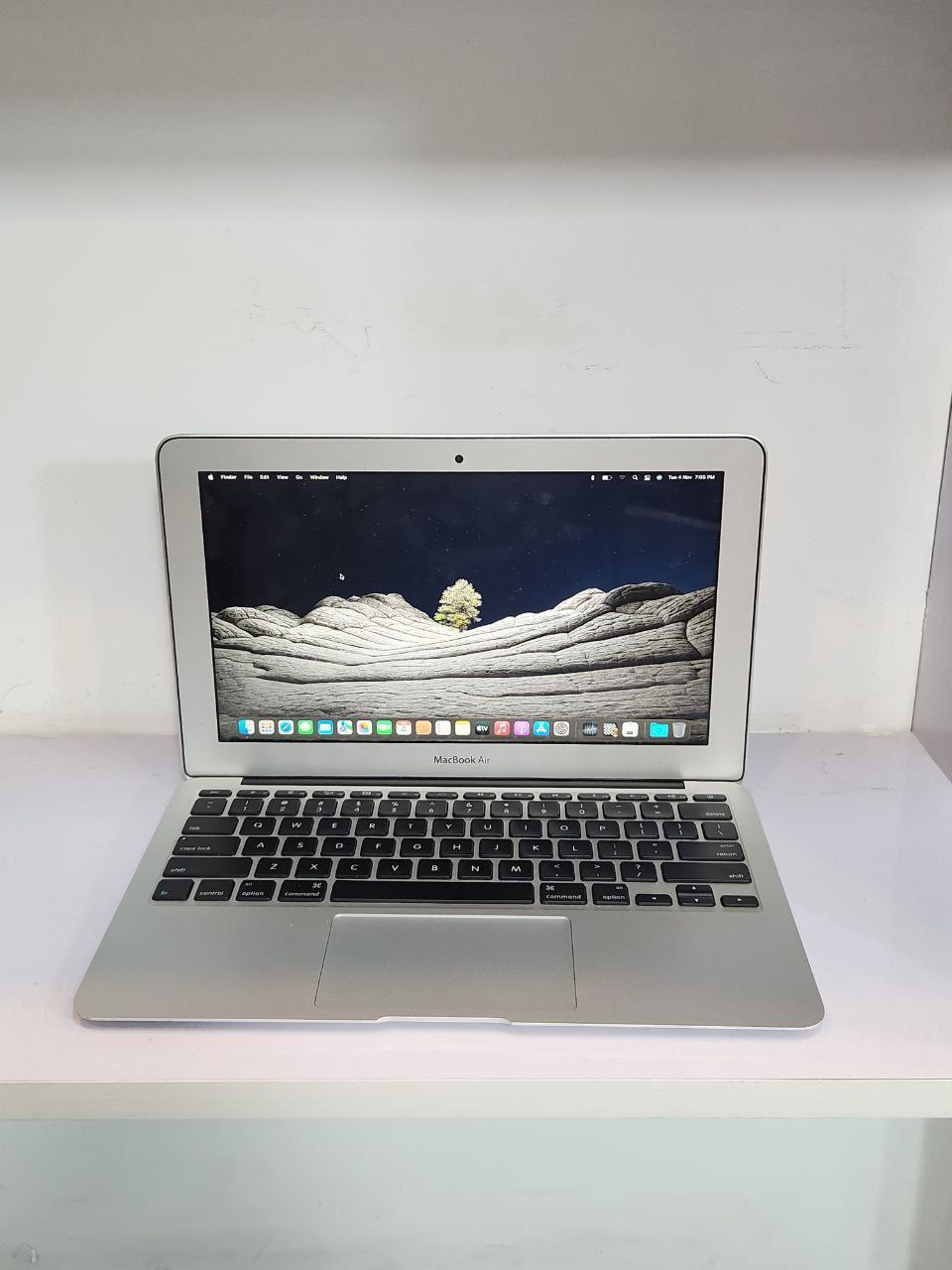 MacBook Air intel Core i5 Laptop