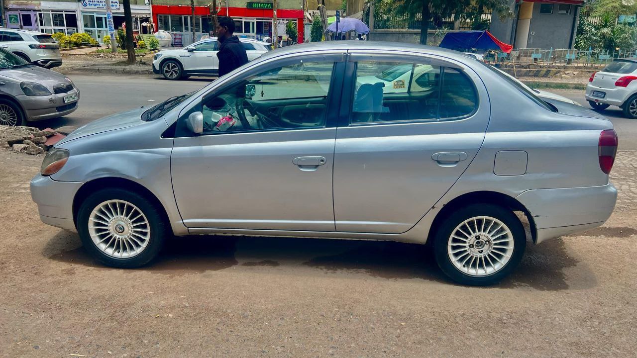 2001 Model-Toyota Platz