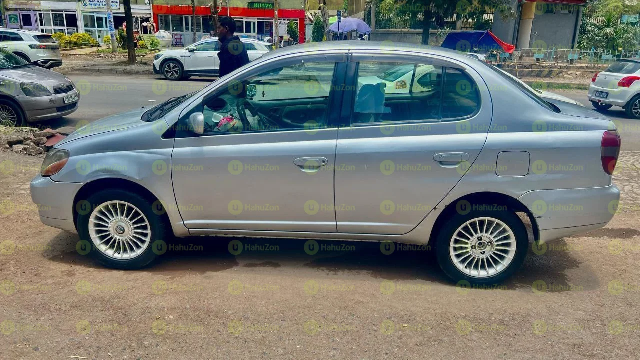 2001 Model-Toyota Platz