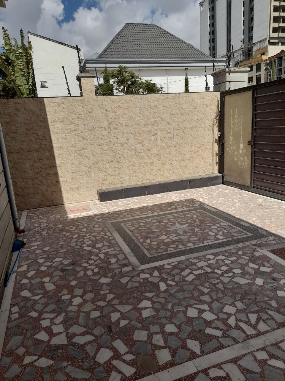 250 ካሬ የሚሸጥ ቪላ ቤት በሰሚት72