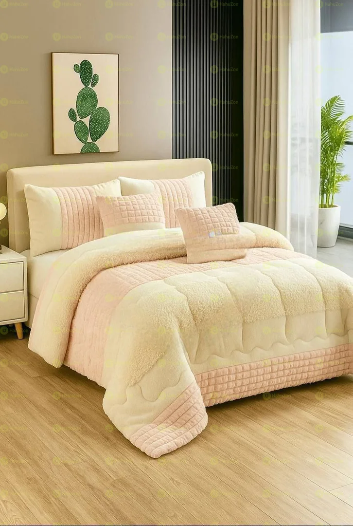 Seven Pcs Comforter Set