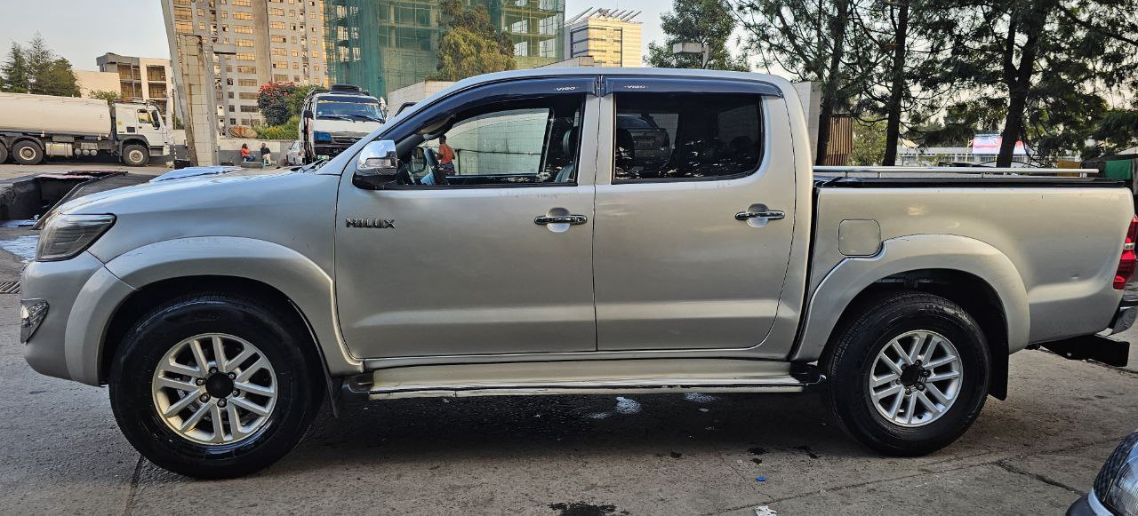 2013 Model-Toyota Hilux Double Cab