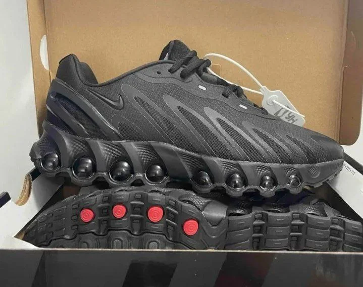 Nike Air Max DN 8 Triple Black Low Top Men's Shoes