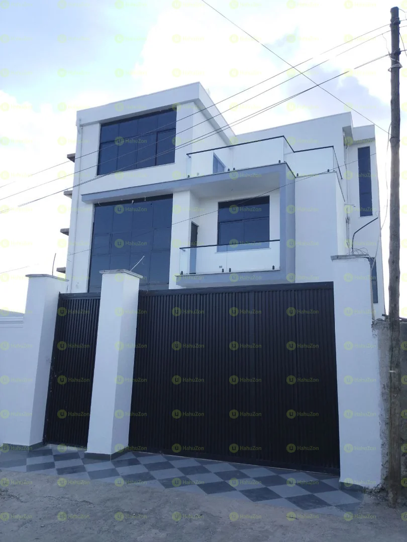 240 ካሬ የሚሸጥ G+2 ቤት በወሰን