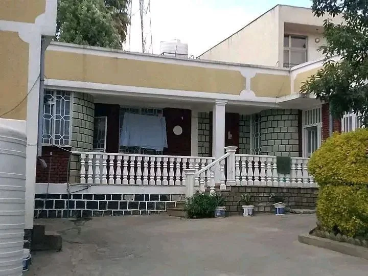 450 ካሬ የሚሸጥ ቤት በኮተቤ 02