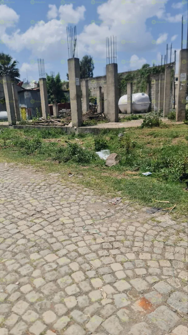 250 ካሬ የሚሸጥ ቦታ በአያት