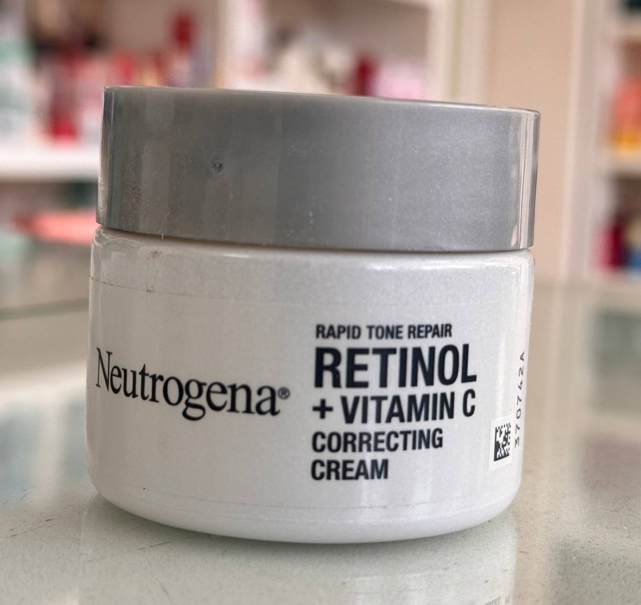 NEUTROGENA RETINOL + VITAMIN C FACE CREAM
