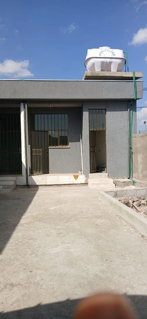 300 ካሬ የሚሸጥ ኤል ሼፕ ቤት በአያት