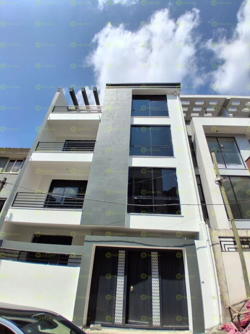 105 ካሬ የሚሸጥ ጂ+3 ቤት በሰሚት