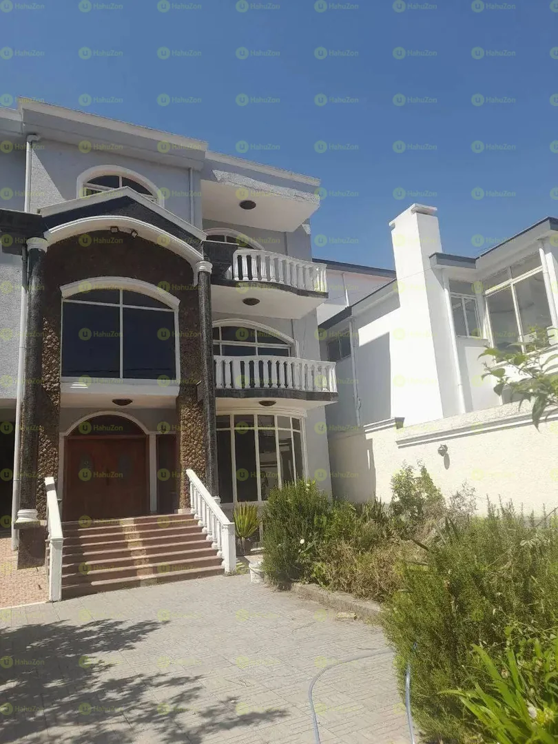 500 ካሬ የሚሸጥ B+G+2 ቤት በCMC