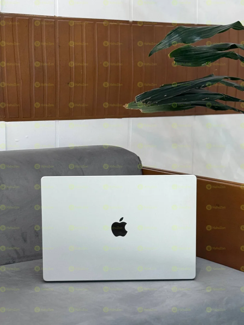 Apple Macbook Pro M4 Laptop