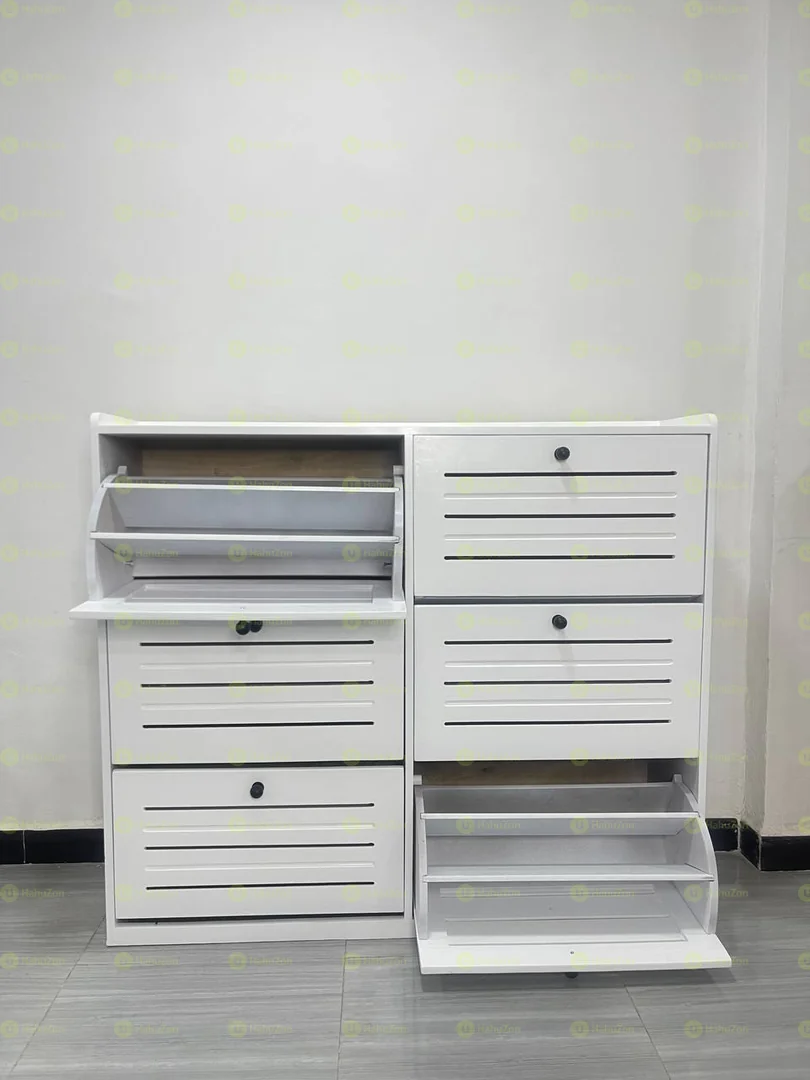 ክላሲክ መስመር የጫማ መደርደሪያ