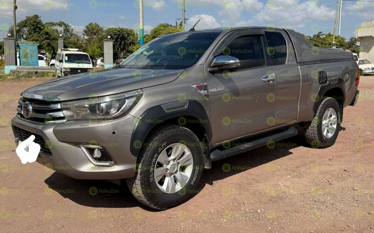 2014 Model-Toyota Hilux Kin Cab