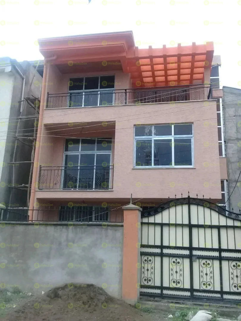 150 ካሬ የሚሸጥ G+2 ቤት በአያት