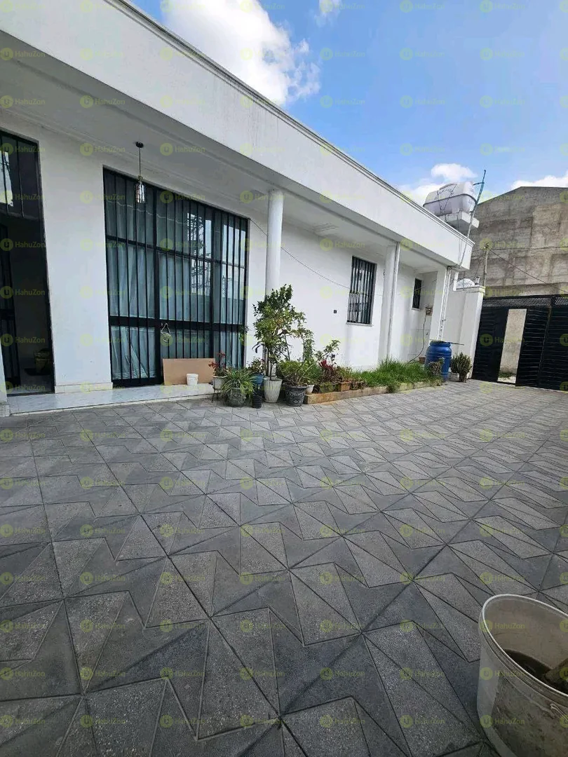 150 ካሬ የሚሸጥ ቤት በአያት ገብርኤል አካባቢ