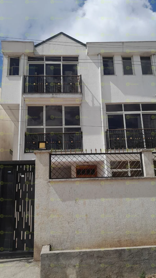150 ካሬ የሚሸጥ G+2 ቤት በአያት