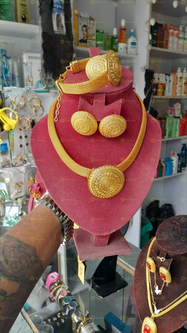 በአበሻ ልብስ የምደረግ ጌጥ