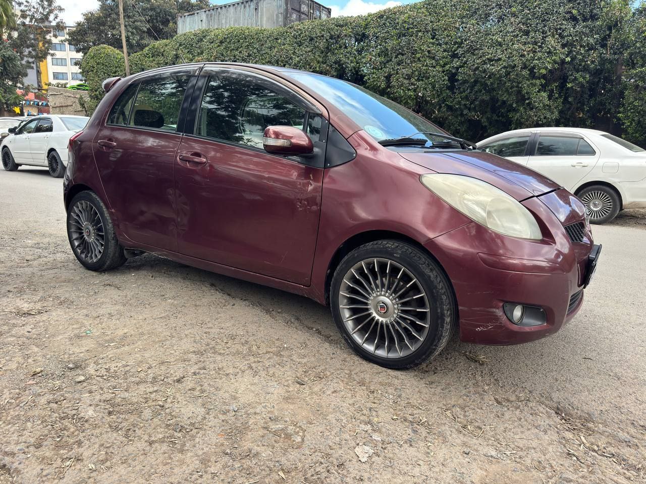 2010 Model-Toyota Yaris Compact