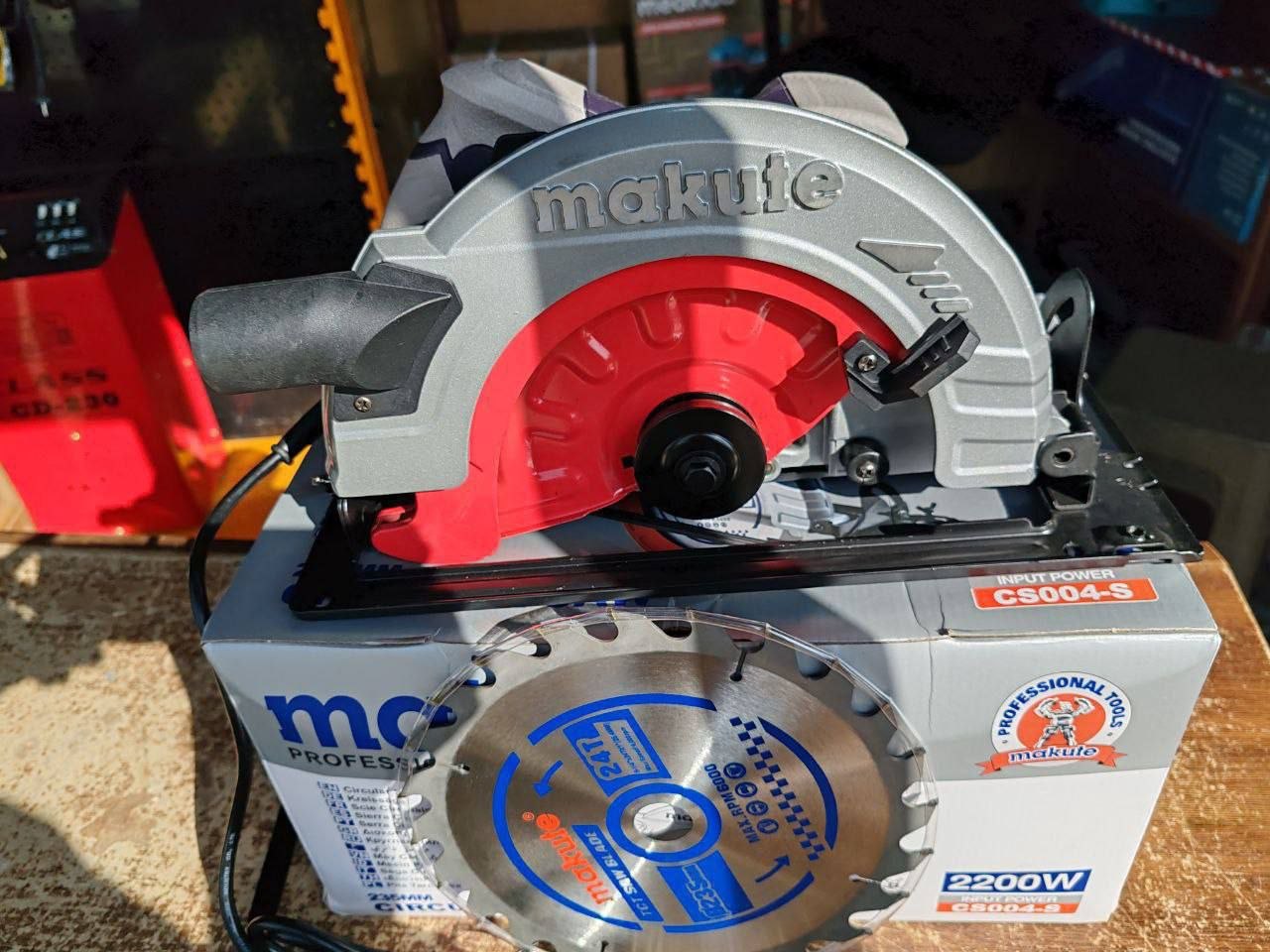 Makute Circular Saw 2200w
