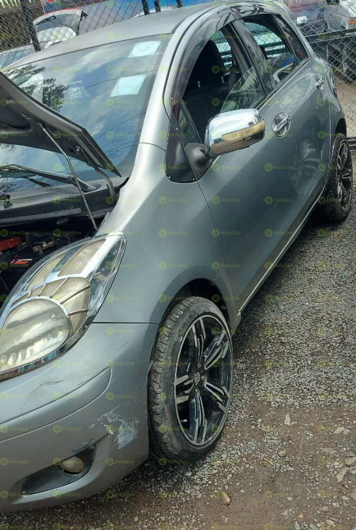 2009 Model-Toyota Yaris Compact