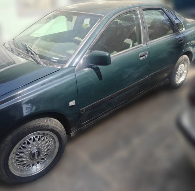 2001 Model-Volvo S40