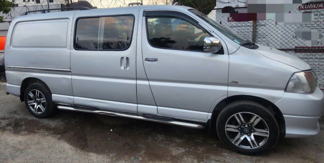 2010 Model-Toyota Hiace Dolphin