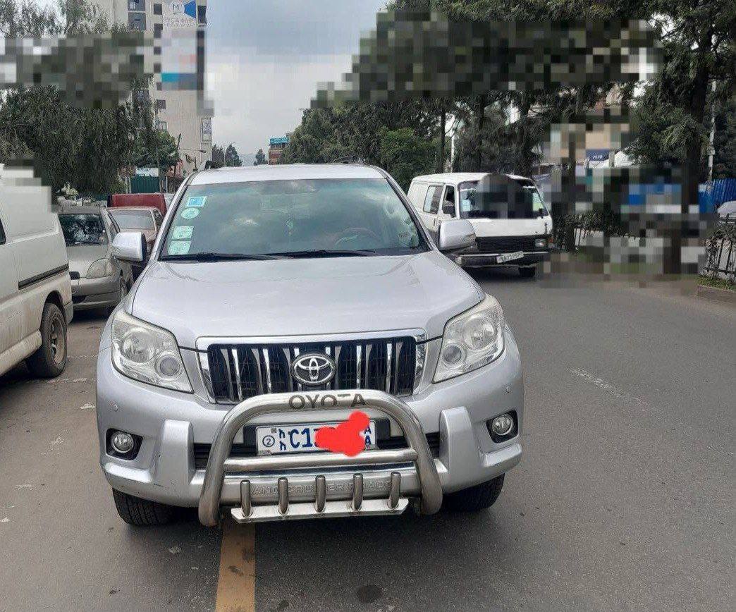 2013 Model-Toyota Landcruiser Prado