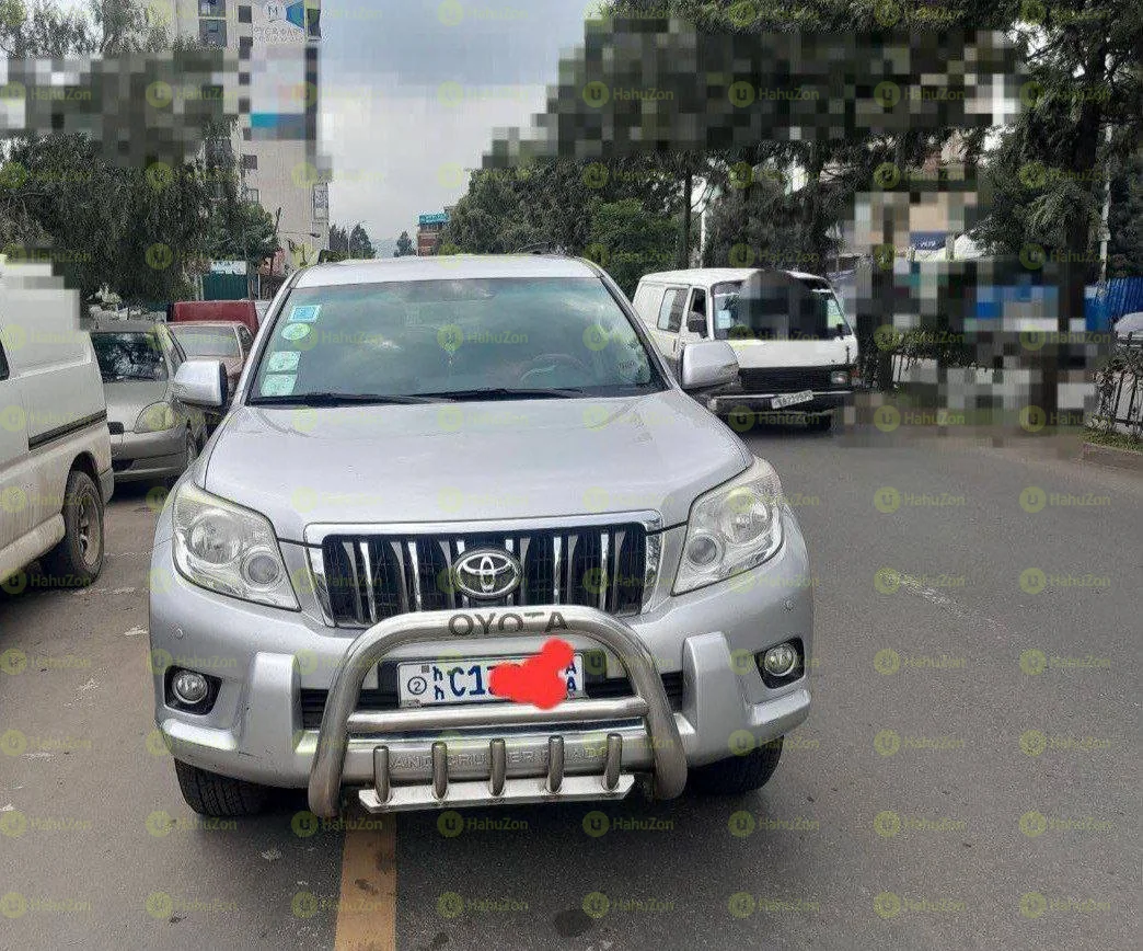 2013 Model-Toyota Landcruiser Prado