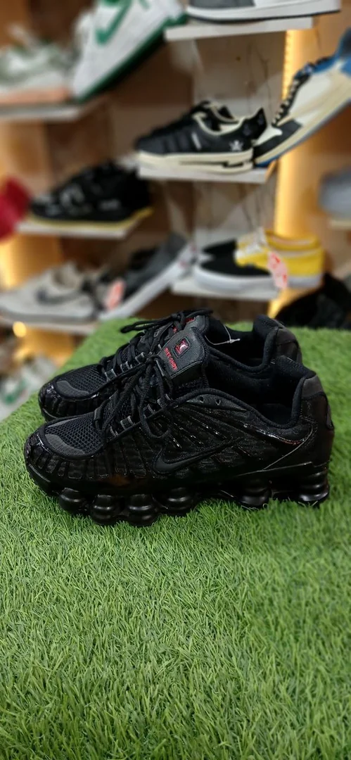 Nike Shok Men's Shoes