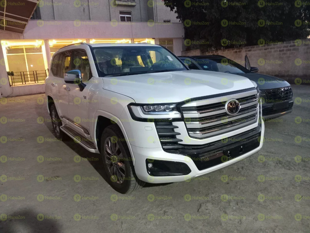 2025 Model-Toyota Land Cruiser V6 VXR-